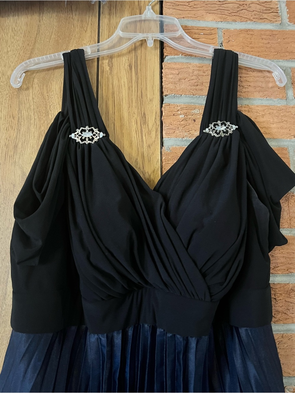 Ada Black and blue Pleated V-Neck Dress - Picture 5 of 5
